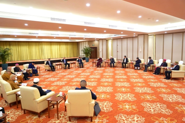 王永礼出席全省性宗教团体负责人迎春座谈会